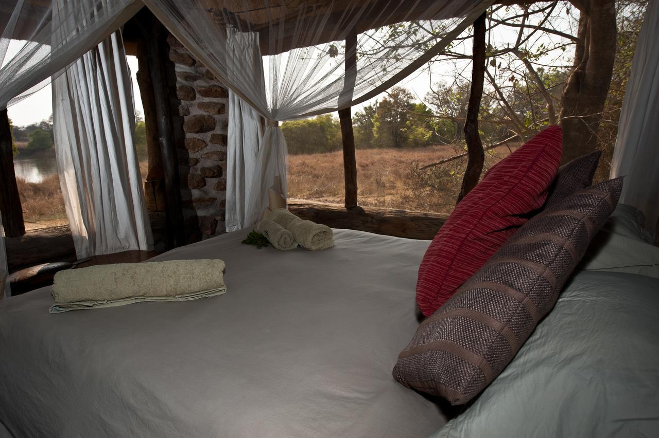 Hippo Lodge Kafue Exteriör bild