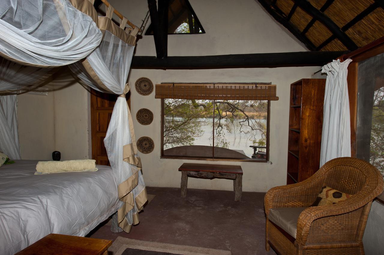 Hippo Lodge Kafue Exteriör bild