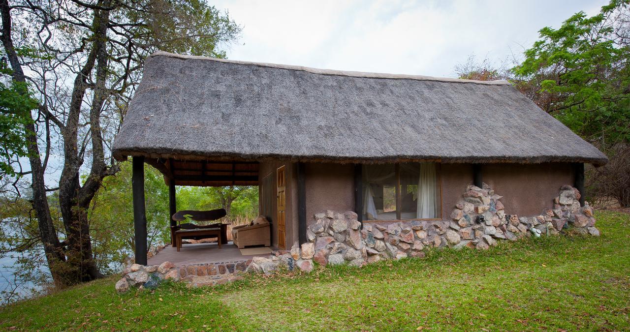 Hippo Lodge Kafue Exteriör bild