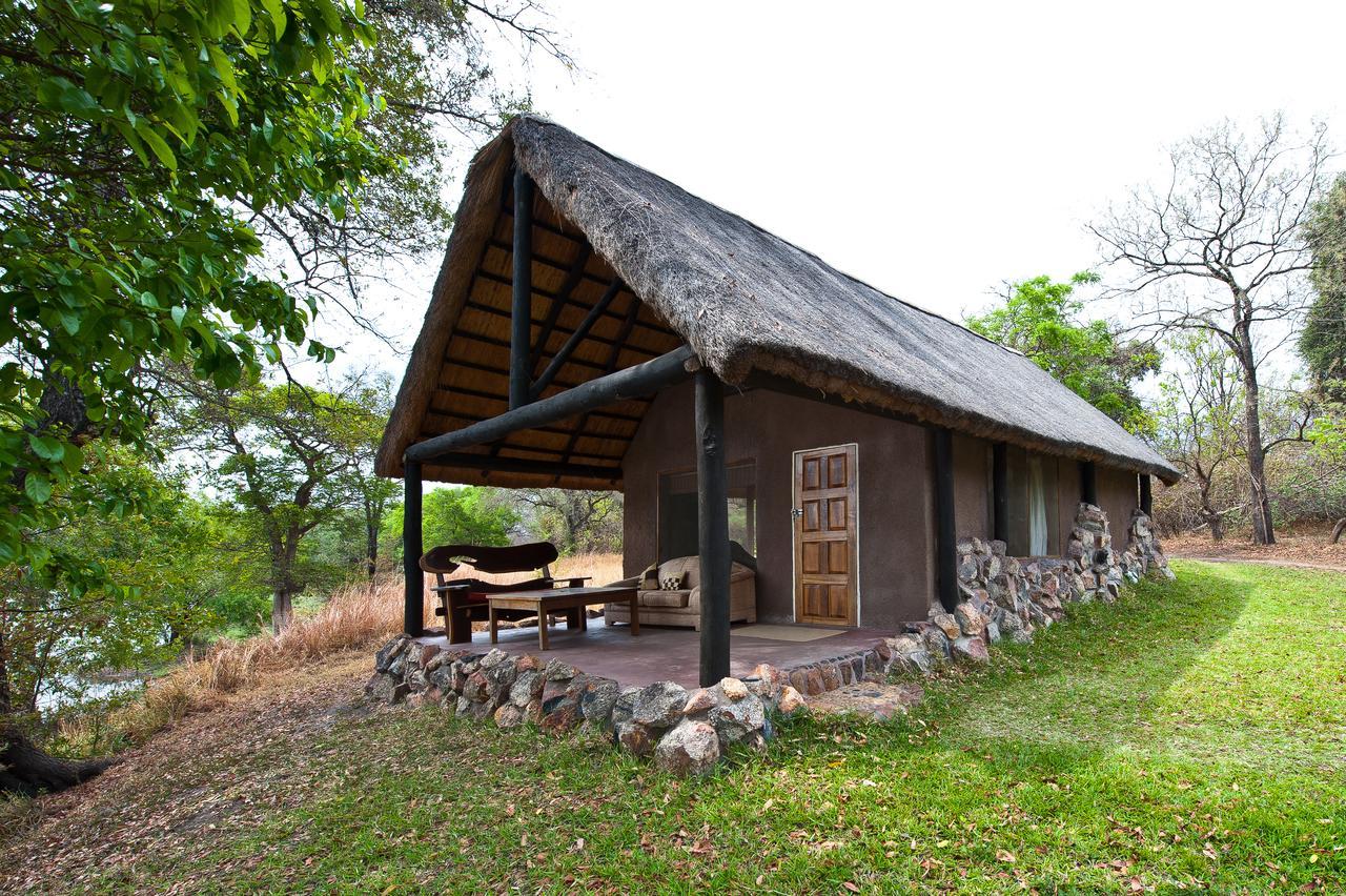 Hippo Lodge Kafue Exteriör bild